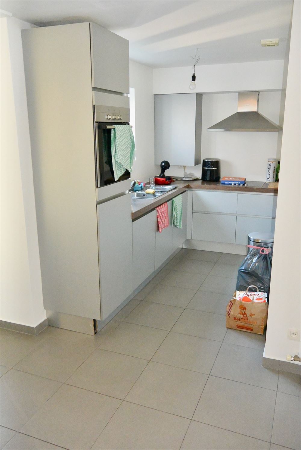 Centraal gelegen appartementsgebouw met 2  appartementen + garage / magazijn . - foto 5