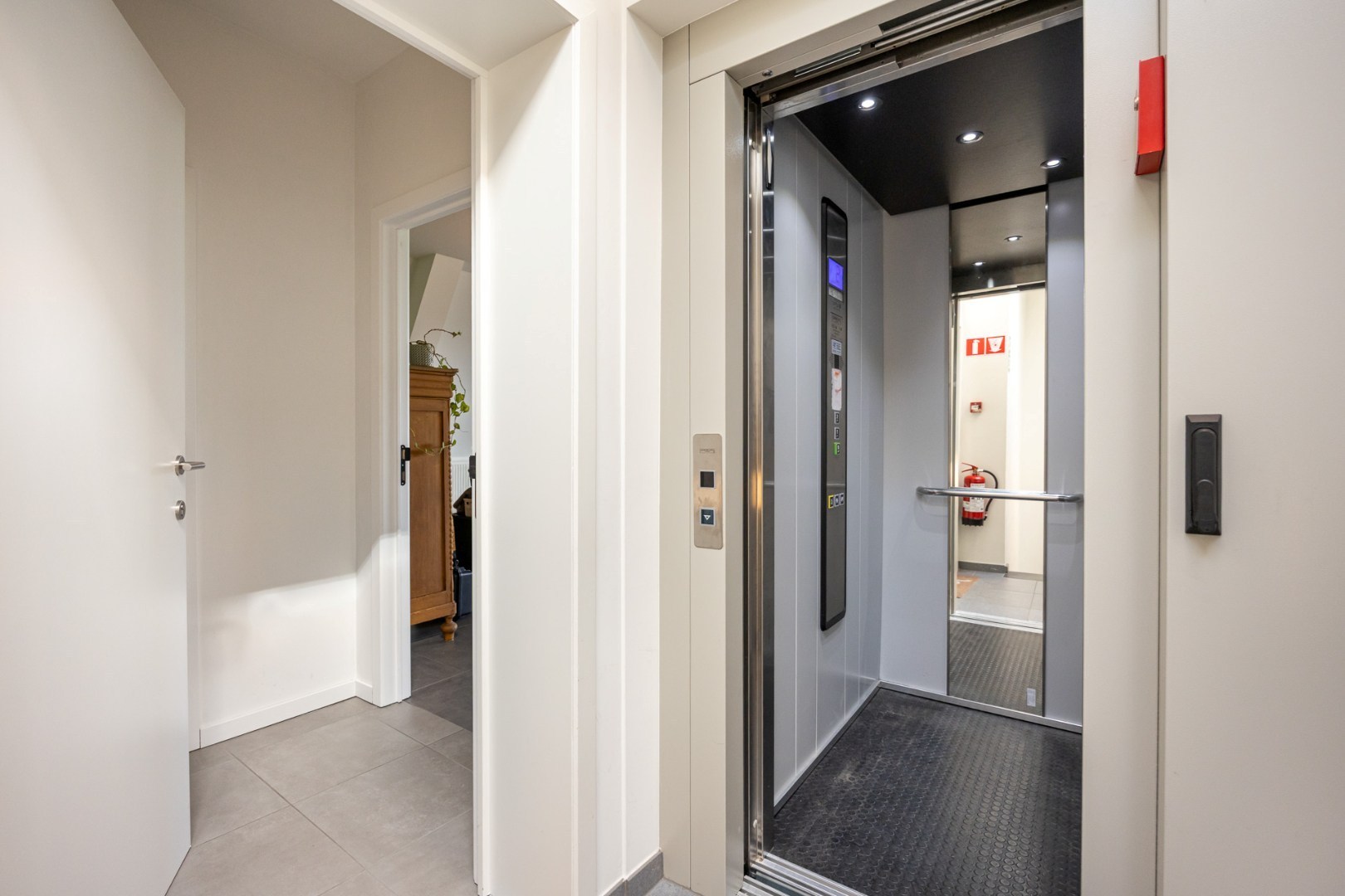 Prachtig, energiezuinig dak appartement met 3 slaapkamers, terras en carport - foto 3