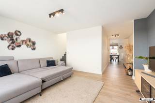  Lichtrijk en modern appartement met prachtig (dak)terras Droomt u van een lichtrijk en instapklaar appartement met veel buitenruimte? Dit prachtige...