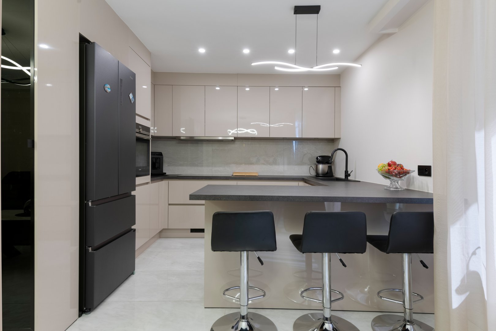 Gerenoveerd gelijkvloers appartement. - foto 5