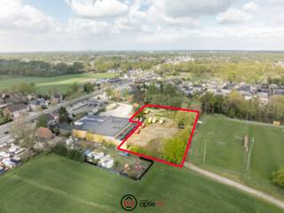 Dit open buitenterrein ongeveer 2500 m²  (uitbreiding tot 5000 m2 mogelijk) is gelegen aan de Kempische Steenweg 471a te Kiewit, Hasselt.Dankzij de...