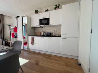 In de Blijde Inkomststraat, op wandelafstand van het station en nabij het stadscentrum, vind je deze unieke studio. De unit is gelegen op...