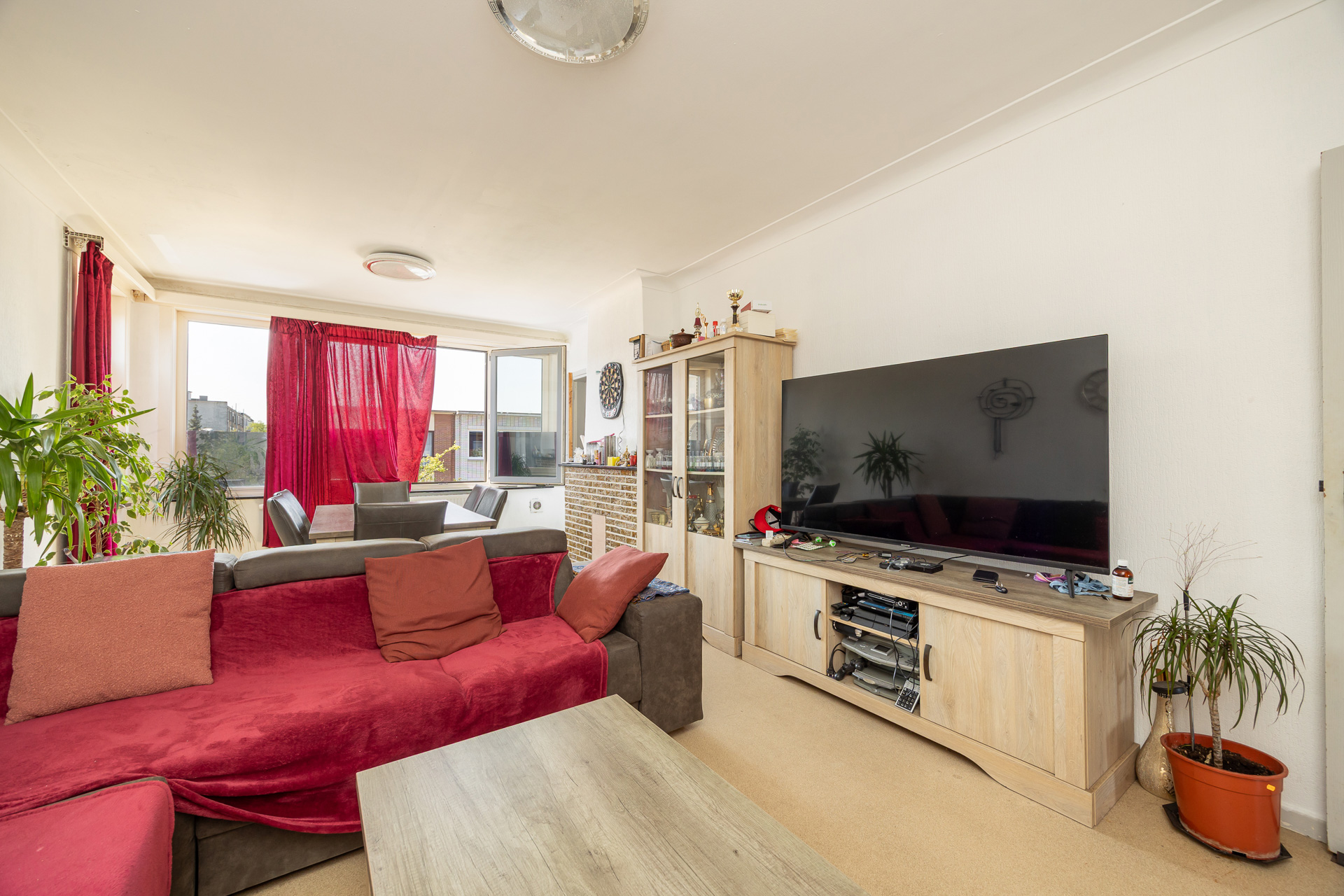 Op te frissen appartement met 2 slaapkamers op toplocatie - foto 2
