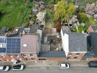 We Invest vous propose ce terrain à bâtir idéalement situé à la rue des Champs à Braine-le-Comte proche de toutes les commodités et de la gare. <br />Superficie : +- 527 m2<br />Largeur de terrain : +- 11,05 m <br />Profondeur de terrain : +- 46,80 m<br />Prix indicatif de 160.000 € (sous réserve d'acceptation des propriétaires)<br />Vente du lot n°1. <br />Informations et visites : contactez Valentin au 0499/14.21.98 ou par mail valentin.s@weinvest.be