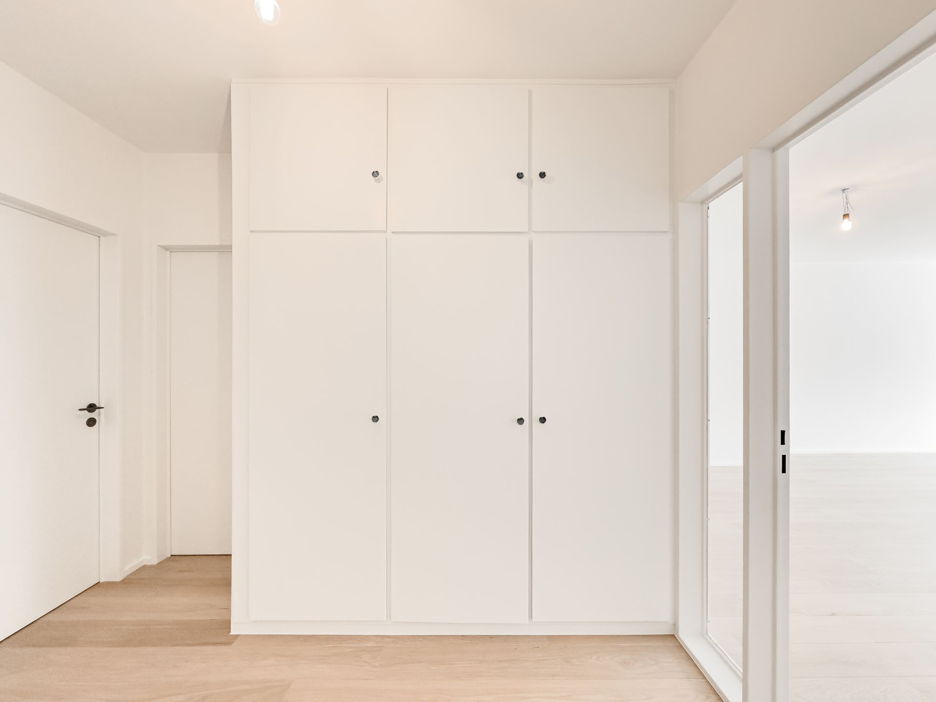 Gerenoveerd appartement met ondergrondse staanplaats - foto 2