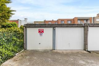 Blankenberge: Garagebox te koopIn de L. Nuytemanslaan 4 vinden we deze garagebox te koop. Deze is gelegen op wandelafstand van de Zeedijk. *...