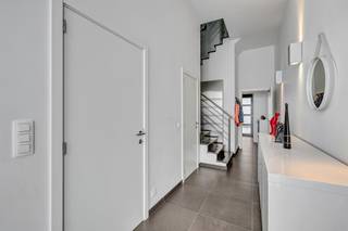 Voor meer info of een bezoek, bel 054 69 39 36 - Dit rustig gelegen en lichtrijk appartement nabij het centrum vormt de ideale woning voor...