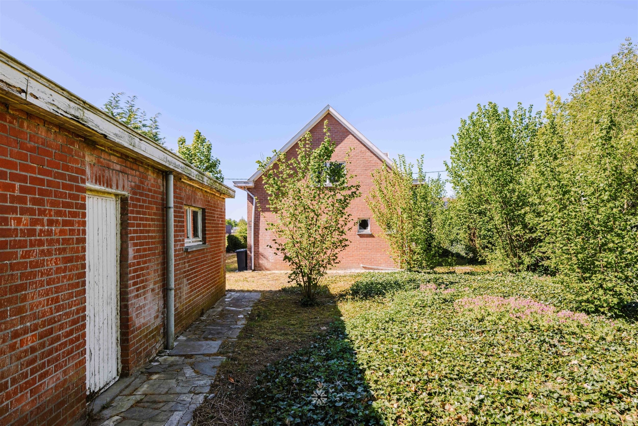 Woning met renovatiepotentieel in landelijke omgeving - foto 4