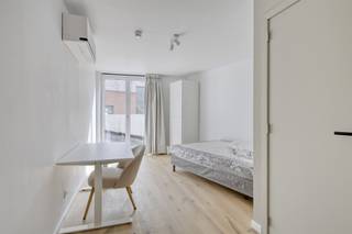 <p>**Vraag uw brochure op/bezoek aan**<br /><br />We bieden met veel plezier deze lichtrijke en bemeubelde entiteiten aan, gelegen op een uiterst unieke locatie op de Diestsestraat. We bevinden ons op een voormalige herberg "In de Toewip", met achteraan het perceel de schutterstoren waarvan de herberg zijn naam ontleent. Daarnaast bevinden we ons op een uiterst interessante uitvalsbasis, in de buurt van alle voorzieningen, campussen en openbaar vervoer.<br /><br />Dit opbrengstpand omvat 10 moderne entiteiten, namelijk kamers met privatief sanitair, voorzien van alle comfort en bemeubeling. In de gemeenschappelijke keuken kan er gezellig worden gekookt en is er een gemeenschappelijk terras aanwezig waar de studenten kunnen samenkomen. Bovendien kunnen de studenten op de gelijkvloerse verdieping hun fietsen veilig opbergen.<br /><br />De entiteiten worden verkocht onder het BTW-stelsel (21%)<br /><br />Voor een stabiele investering met onmiddellijk rendement, ben je op residentie de Toewip aan het juiste adres!<br /><br />Interesse? Vraag je brochure op en plan uw bezoek in met onze Expert Investeringsvastgoed: Jacky@connect-immo.be of 0495 53 46 49<br /><br />EPB Startverklaring<br />wche, gdv, gvkr, gvv<br />*Beelden zijn foto's van voorgaande gerealiseerde projecten</p>