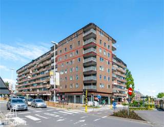 Ruim appartement met wijds uitzicht in het hart van Sint-Niklaas. Dit ruim appartement van 126 m² is gelegen op de vijfde verdieping van...