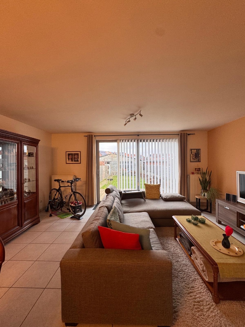 UITZONDELIJK GELIJKVLOERSAPPARTEMENT MET 2 SLPK, TUIN EN RUIM MAGAZIJN!! - foto 5