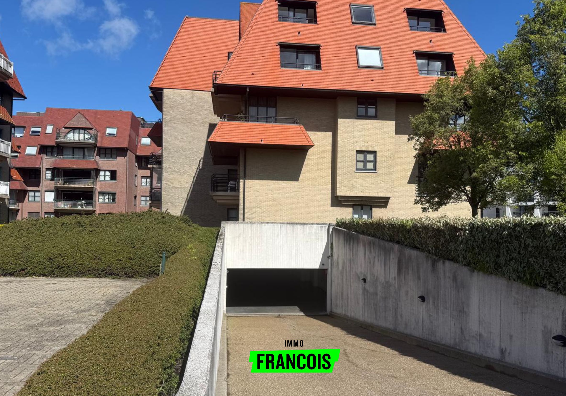 Autostaanplaats nabij strand en golf te Mariakerke, Oostende. - foto 5