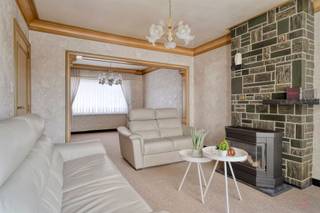 Gezinswoning met 3 slaapkamers en achterliggende garage in rustige straat te Beveren-Leie (Waregem) Voor meer informatie of een bezoek, neem contact...