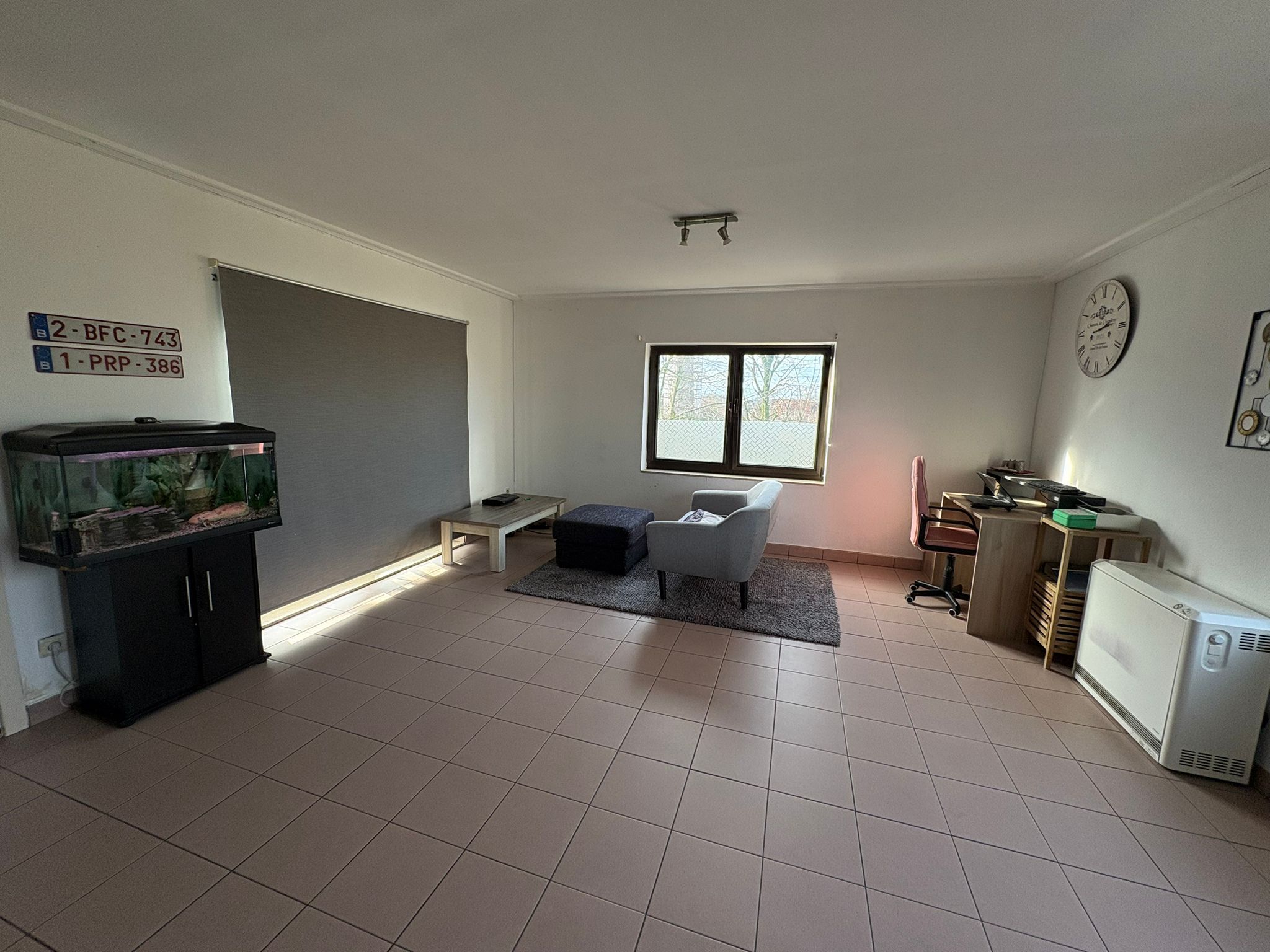 Ruim appartement met 2 volwaardige slaapkamers te centrum Jabbeke - foto 3