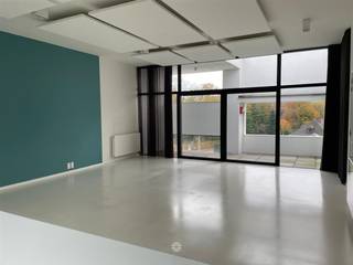 DESTELBERGEN - Bent u op zoek naar een modern appartement TE HUUR nabij het centrum van Destelbergen?Dan is dit appartement misschien iets voor u! De...