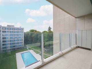 Ideally located between the Churchill roundabout and the Bois de la Cambre, this apartment offers a gross floor area of 146 m² and three bedrooms,...