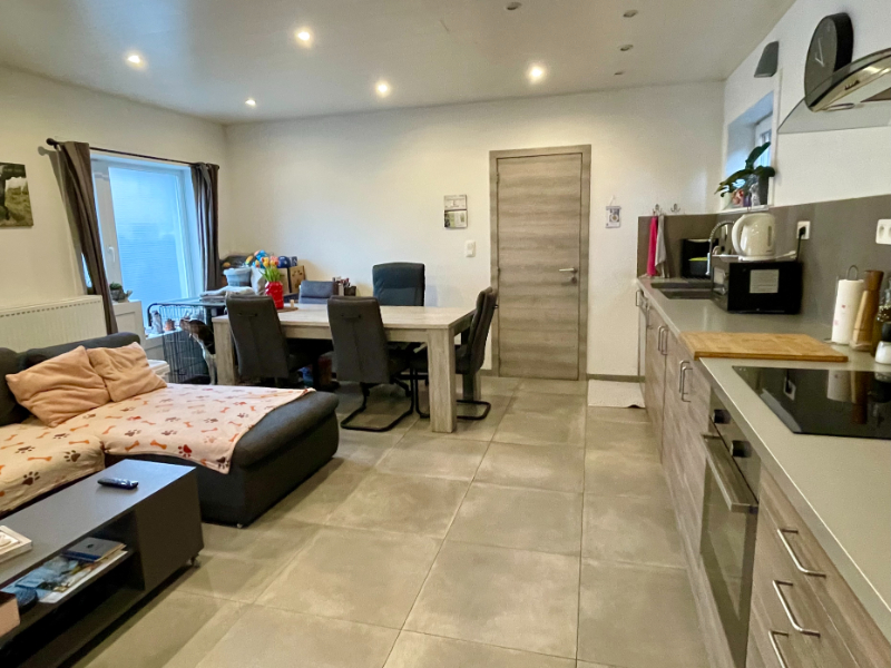 Gerenoveerde woning met 2 slaapkamers en garage - foto 5