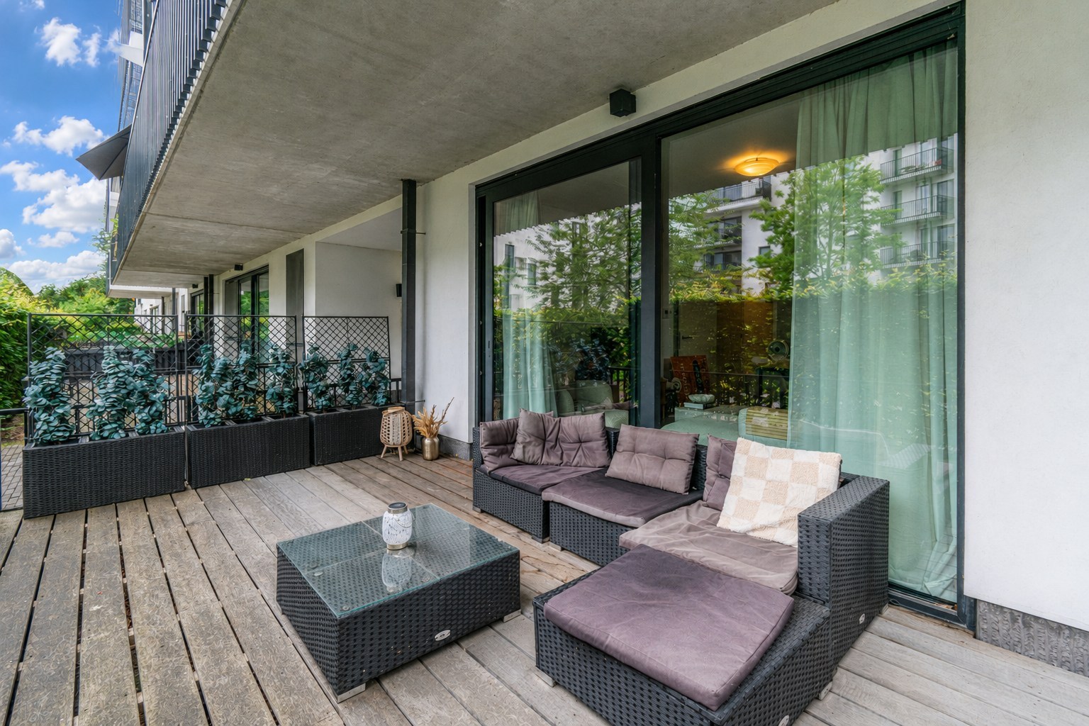RECENT GELIJKVLOERS APP MET 2SLP, TERRAS & STAANPLAATS! - foto 4