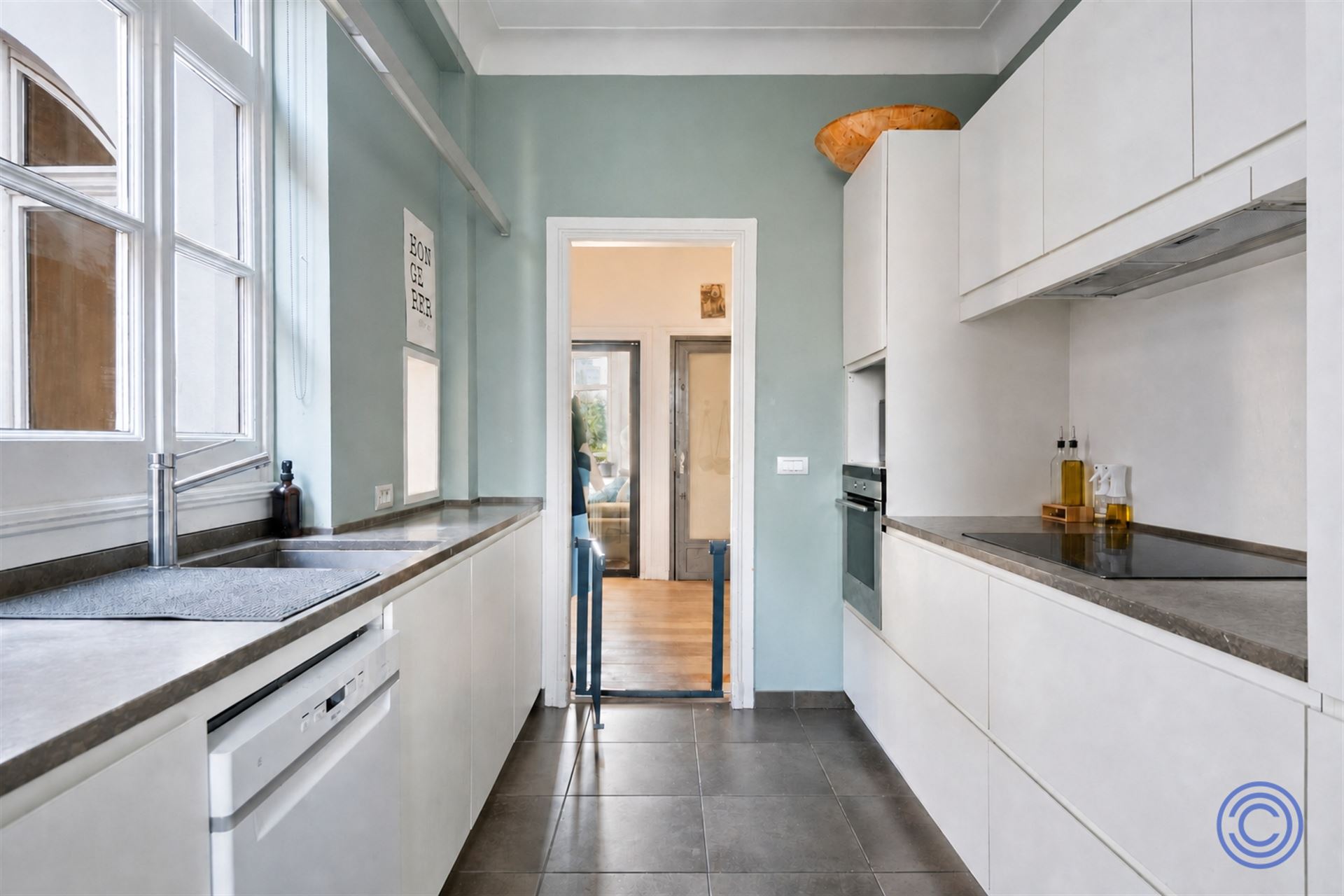 Karaktervol duplexappartement met terras in hartje Zurenborg! - foto 4