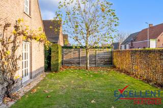 Welkom in deze karaktervolle landelijke woning met 4 slaapkamers in een doodlopende straat te Machelen, Zulte, gelegen op een schitterende...