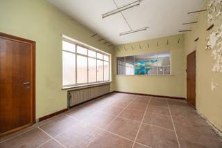 Locatie: Veldstraat 1 in Ter Haege, een deelgemeente van Rumst. Een praktische ligging in de regio, ideaal voor wie ruimte zoekt om wonen en werken...