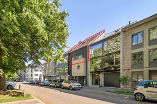 Gezellig en zeer lichtrijk appartement op de bovenste verdieping van een kleinschalig appartementsgebouw, gelegen in de gegeerde Hasseltse...