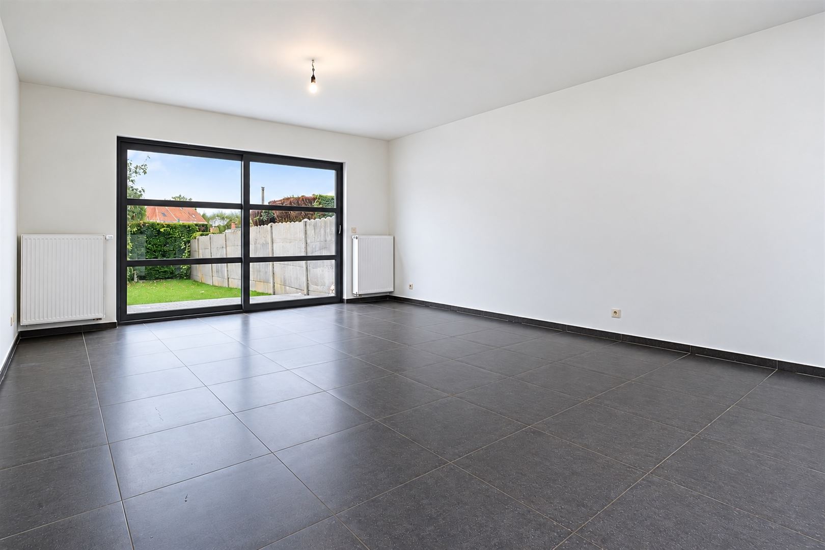 CHARMANTE WONING MET 3 SLAAPKAMERS EN TUIN - foto 3