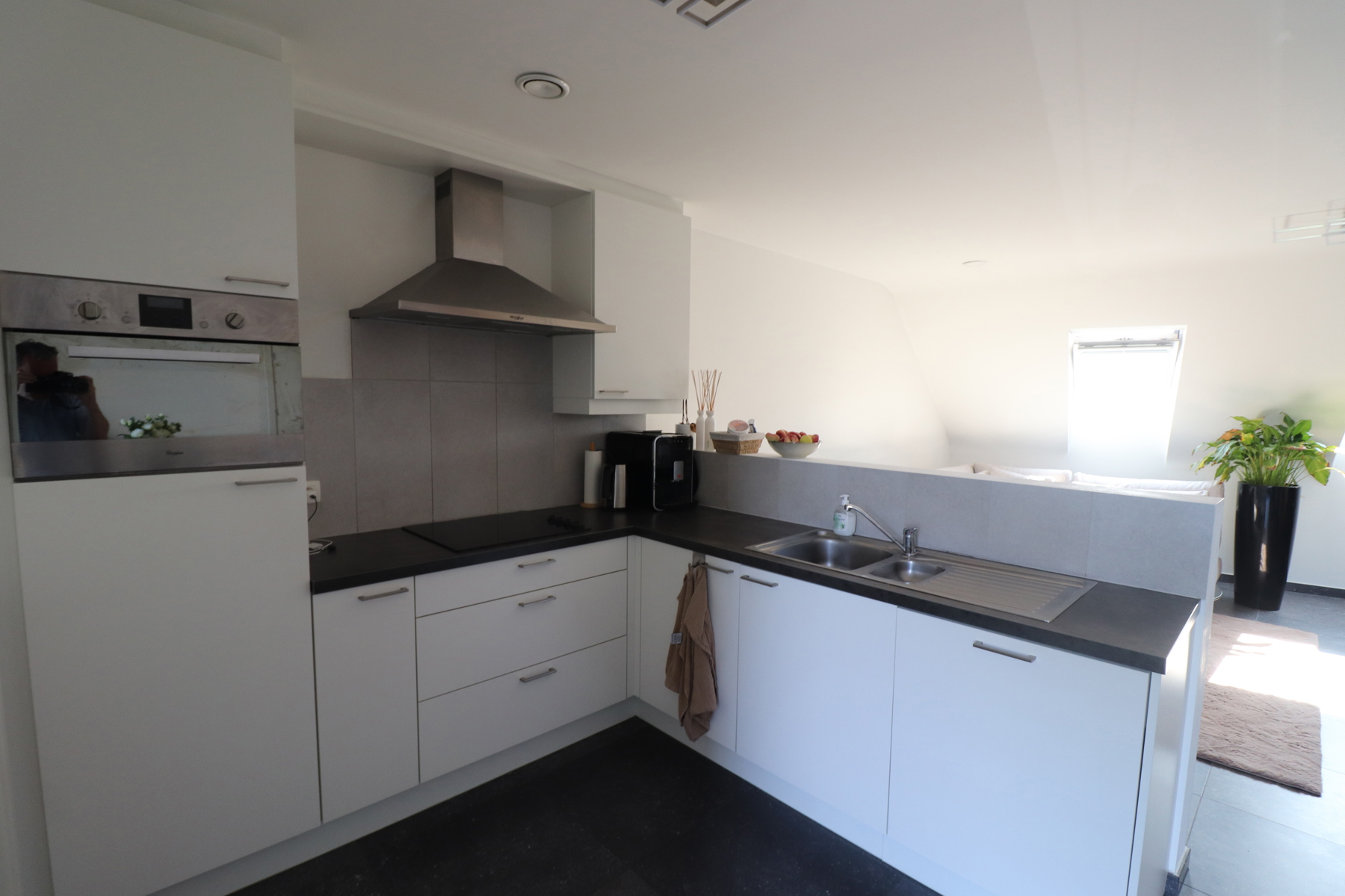 Energiezuinig (E-peil 20) appartement op de tweede verdieping met 3 slaapkamers, terras en autostaanplaats. - foto 5