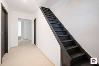 Hamme-Mille: Volledig gerenoveerde woning met 4 slaapkamers en ruime tuinDeze instapklare woning aan de Chaussée de Louvain 80 werd volledig...