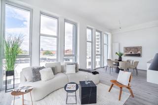 ANDERLECHT - Marchandises: Welcome to the gates of Brussels! Trevi proposes 9 flats (5 and 6 floors) in the "Marchandises" project. This building is perfectly located with immediate access to public transport and the periphery. This contemporary building is composed of a beautiful combination of offices, workshops and flats with a large rooftop. All flats have a terrace and are fully equipped to today's standards. Estimated EPB A or B. Cellar included. Possibility parkingspot (+ 22.500€). Sale subject to VAT. More information on www.marchandises.trevi.be or make an appointment now via 02.340.24.73 or new@trevi.be.