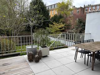 Lichtrijk en ruim tuinappartement in de Harmoniewijk (+ 2 P)“Wat dit appartement zo bijzonder maakt? De rust van de tuin, pal in de stad. Zodra de...