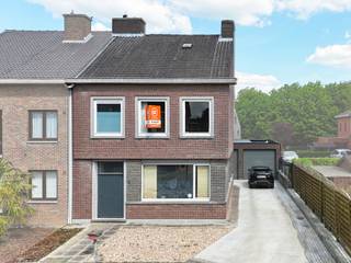 Op zoek naar een ruime, energiezuinige woning waar je meteen kan intrekken?Deze charmante halfopen bebouwing ligt in een rustige woonwijk en biedt...