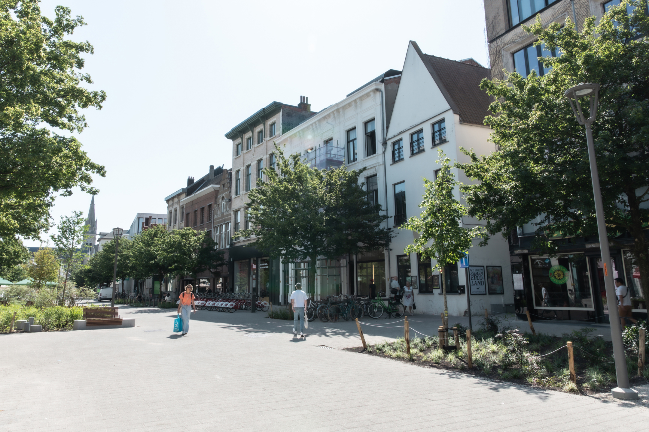 ANTWERPEN - Gunstig gelegen handelszaak aan hernieuwd plein - foto 2
