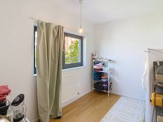 <p>This lovely top-floor apartment offers an ideal home with plenty of natural light and a pleasant layout.</p><p></p><p>Upon entering, you step into the entryway, which provides access to a storage room where you’ll also find the connection for the washing machine. The entryway leads you into the spacious living room, which is exceptionally bright thanks to the two terraces on either side. The large windows create an open and airy feel. The open kitchen is modern and blends seamlessly with the living area.</p><p></p><p>The apartment features two comfortable bedrooms, both of which offer ample space for a double bed and wardrobes. The bathroom is neat and practically designed, while the separate toilet provides added comfort.</p><p></p><p>A parking space and a basement storage unit are included.</p><p></p><p>This apartment offers the best of both worlds: a quiet, bright living environment with all necessary amenities within easy reach. Shops, a bakery, butcher, and fishmonger are all within walking distance. A 10-minute walk takes you to the center of Leuven!</p><p></p><p>It is the perfect place for those seeking comfort and space in a pleasant neighborhood.</p><p></p><p>The monthly rent is €1,200 + €90 in utilities.</p><p></p><p>All utilities are billed individually.</p><p></p><p>The apartment is available starting September 1, 2026.</p><p></p><p>Request a viewing today at www.living-stone.be!</p><p></p><p></p>