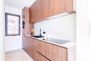 *modern 2 slaapkamer appartement*grondig gerenoveerd met duurzame materialen en nieuwe ramen*instapklaar*maatwerk keuken met alle toestellen*badkamer...