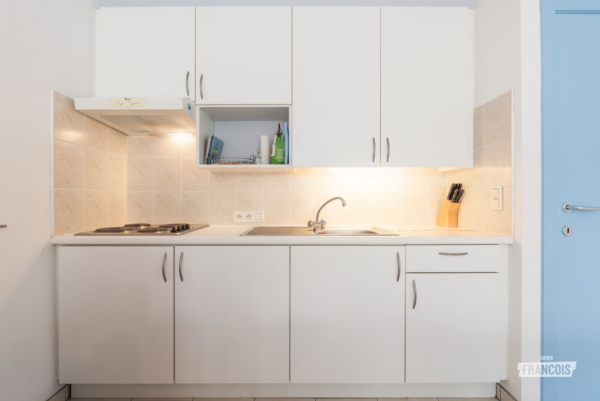 Instapklaar appartement met terras, prachtig zeezicht en extra slaaphoek vlak bij strand en duinen te Raversijde (Oostende) - foto 5