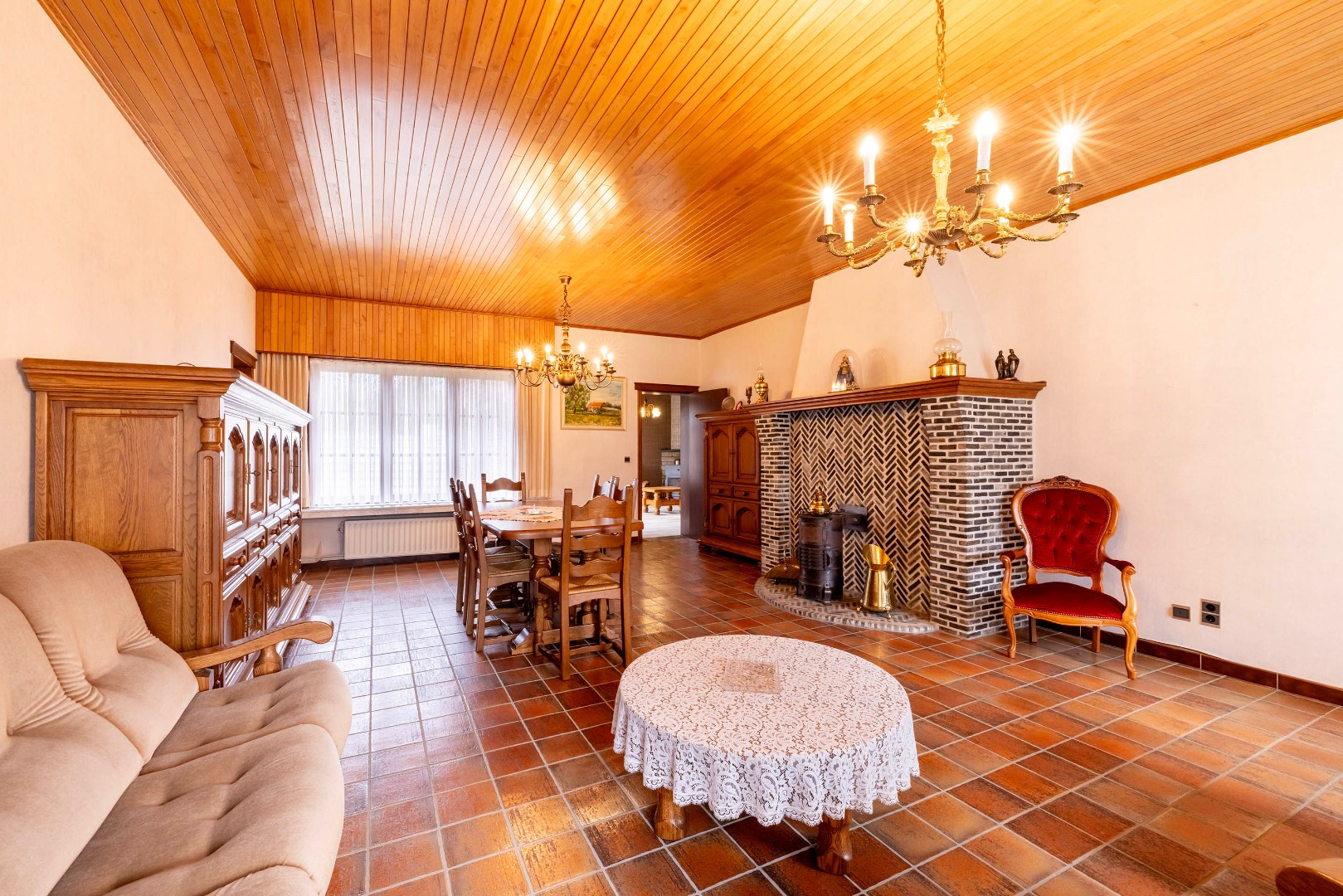 Landelijk gelegen woning met weiland op 90a 35ca - foto 5