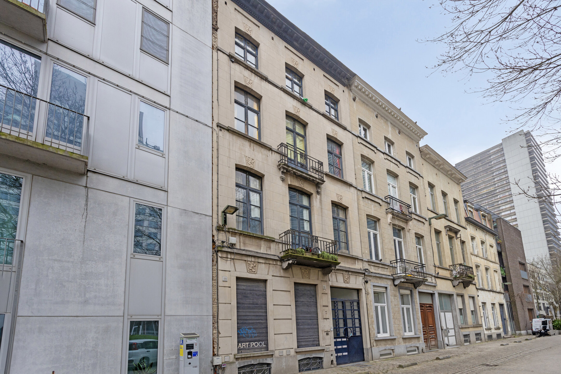 House for sale in Schaerbeek with 8 bedrooms - photo 2