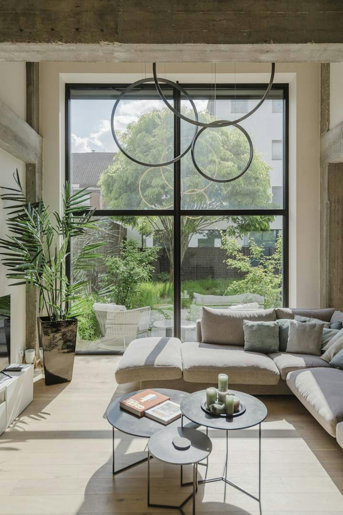 Architecturale woning met uniek loftgevoel in Kortrijk - foto 2