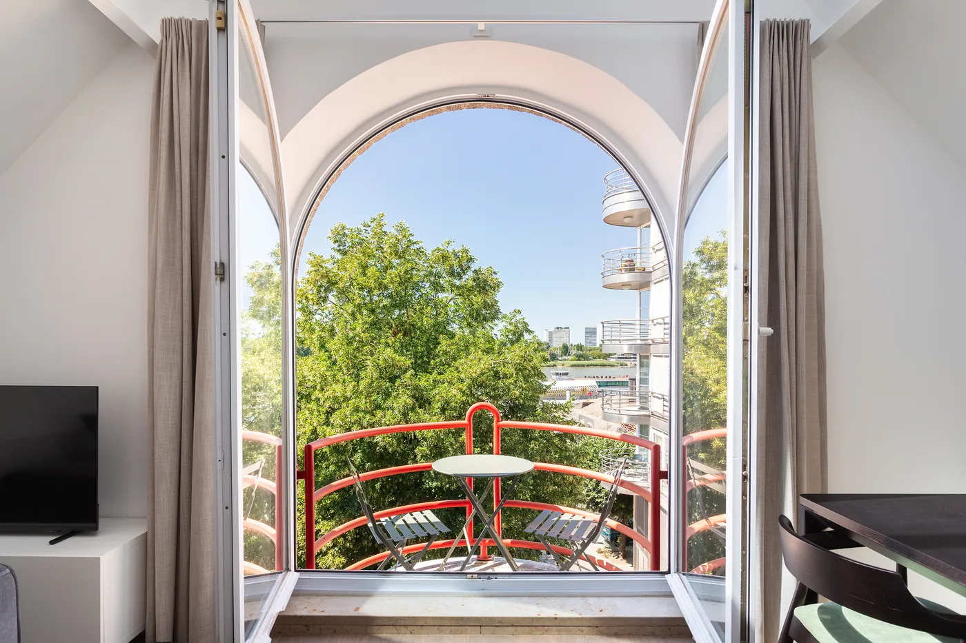 Bemeubelde cityloft aan de Schelde - foto 4