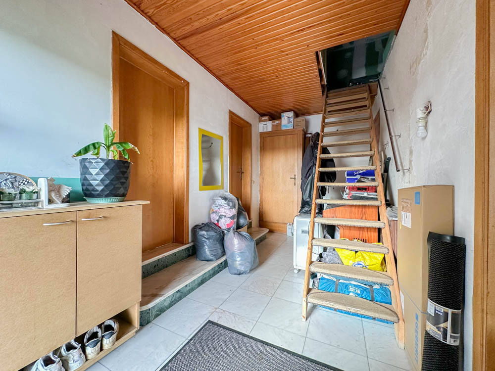 Te koop, te renoveren gezinswoning met ruime tuin op landelijke ligging te Otegem (Zwevegem) - foto 4