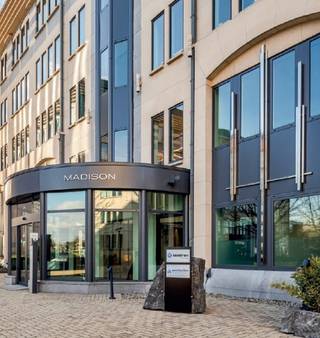 Ideaal gelegen kantoorgebouw in Diegem. De strategische ligging van het gebouw biedt een uitstekende zichtbaarheid vanaf de Brusselse ring. Vlakbij...