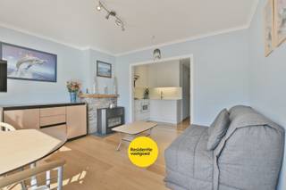 In een kleinschalige appartementsgebouw bevindt zich op de tweede verdieping dit smaakvol vernieuwde en instapklaar appartement op een...