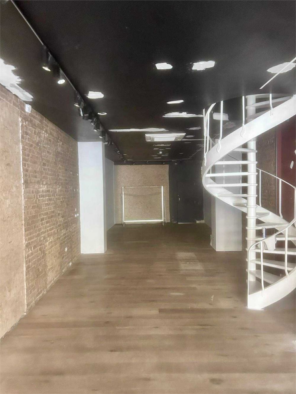 Te Huur – Commerciële Toplocatie in het Hart van Antwerpen - foto 3