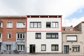 Bent u op zoek naar een gerenoveerd appartement met staanplaats en berging of een interessante investering? Lees dan zeker verder!Dit appartement is...