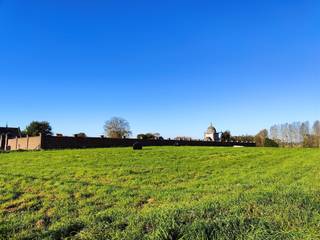 Terrain à bâtir pour une construction jumelée sur 4a 25ca avec vue sur la verdure à vendre. Le terrain (lot 1) est situé dans une zone résidentielle...
