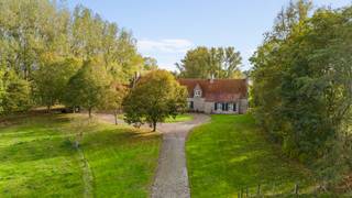 Met trots stellen we u het exclusief landhuis "Reigershof" voor, idyllisch gelegen op een groen domein van meer dan 4 ha, omringd door de...