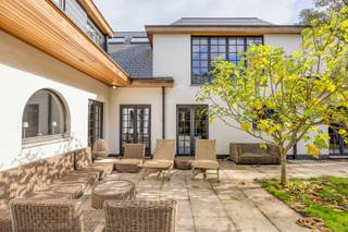 RUIME EXCLUSIEVE VILLA GELEGEN IN DE SCHADUW VAN HET PEERDSBOSEXCLUSIEVE VILLA TE KOOP – IN DE SCHADUW VAN HET PEERDSBOS, BRASSCHAATWelkom in een...