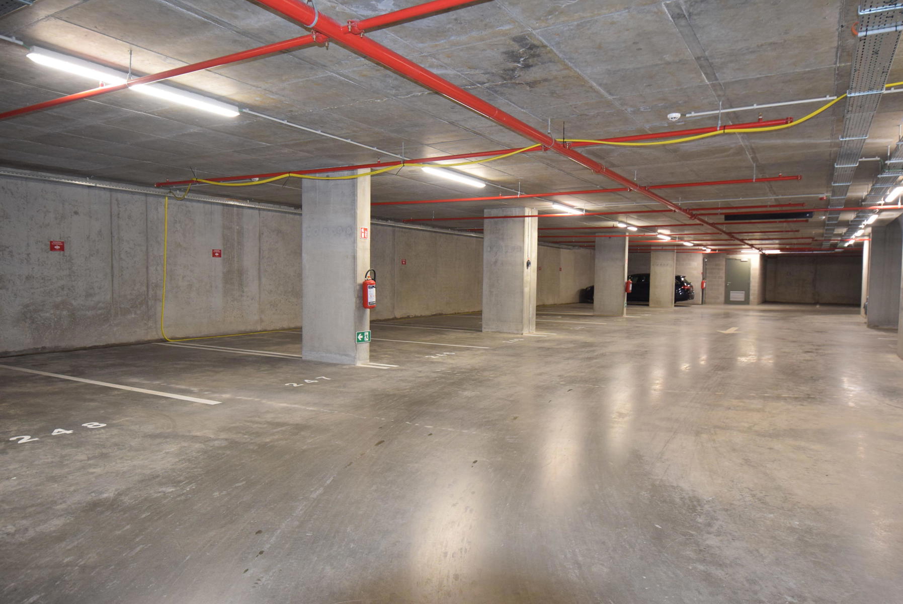 Garage for sale in Antwerp - photo 1