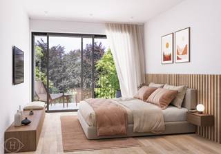 Welkom in het absolute kroonstuk van Residentie Bundswijk. Dit exclusieve penthouse beschikt over een indrukwekkende bewoonbare oppervlakte van maar liefst 193 m² en een fenomenaal terras van 64 m². Hier komen ruimte, licht en wooncomfort samen in een unieke woonbeleving die zelden wordt aangeboden. De royale leefruimte met open keuken vormt het hart van deze uitzonderlijke woonst en geniet dankzij de grote raampartijen van een overvloed aan natuurlijk licht. Het ruime terras vormt een natuurlijke verlenging van de leefruimte en biedt alle mogelijkheden om in alle rust van het buitenleven te genieten. Verder beschikt het penthouse over drie volwaardige slaapkamers, badkamer en extra douchekamer, een aparte bureauruimte, een dressing en een praktische berging. Zoals het volledige project wordt ook dit penthouse uitgerust met duurzame technieken waaronder een lucht/water warmtepomp, vloerverwarming en zonnepanelen. In combinatie met de hoogwaardige afwerking en de doordachte architectuur resulteert dit in een exclusieve woonst die volledig klaar is voor de toekomst. Geschikt voor zowel eigen bewoning als interessante investeringsopportuniteit. Wilt u meer weten? Plan uw werfbezoek of vraag meer informatie aan via info@homies.be of 016 22 82 22.<br />